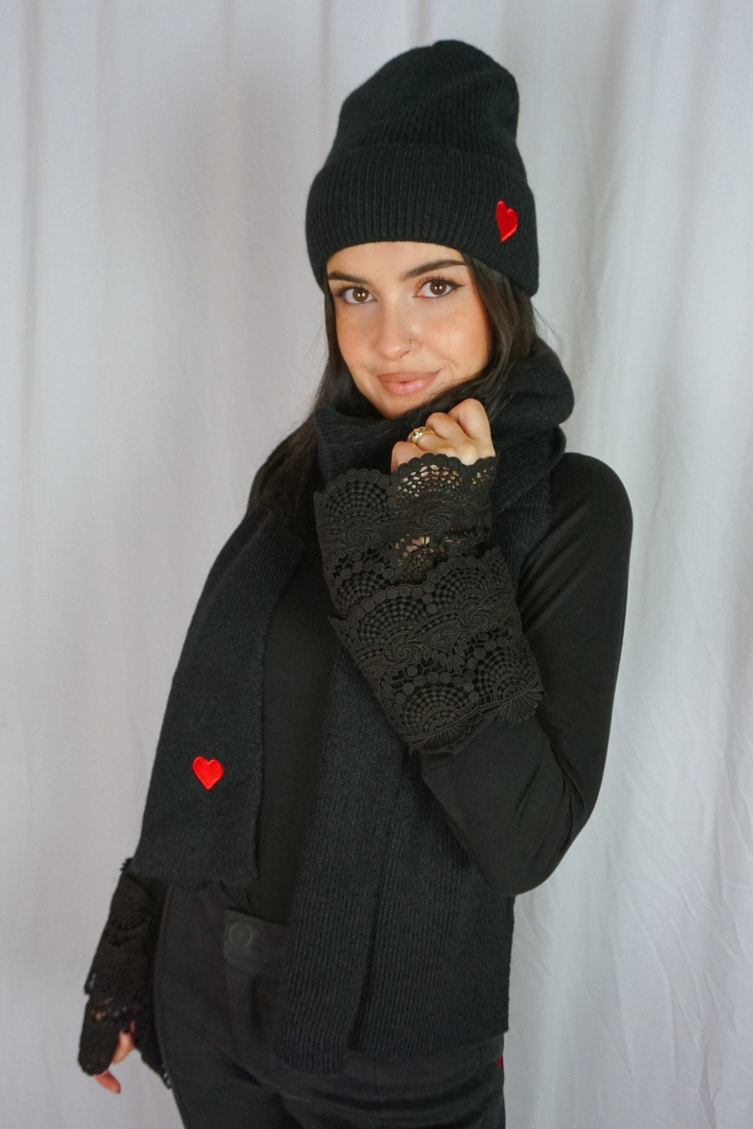 Queen of Hearts Scarf & Beanie Set